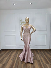 Load image into Gallery viewer, Farah 2026

