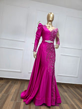 Cargar imagen en el visor de la galería, Amira 2025
