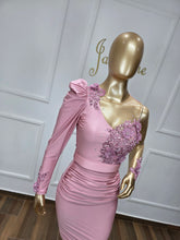 Load image into Gallery viewer, Elizabeth
