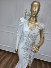 Load image into Gallery viewer, Jenika
