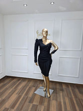 Load image into Gallery viewer, Elizabeth
