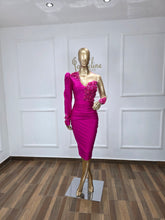 Load image into Gallery viewer, Elizabeth
